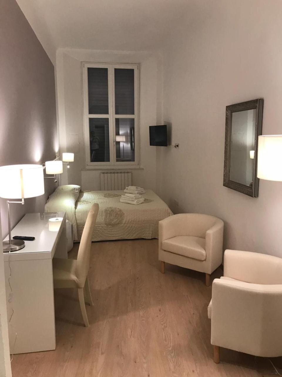 Sallustio Rooms - Rooms Only 锡耶纳 外观 照片